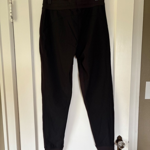 Athleta Headlands Hybrid Trek Jogger size 8 Tall - Picture 3 of 5